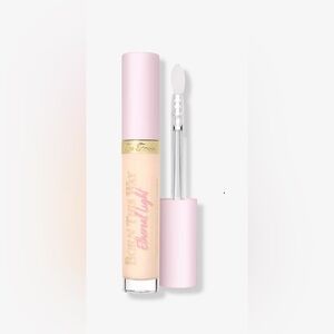 Milkshake- Too Faced- Ethereal Light Smoothing Concealer